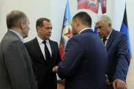 Путин послал Медведева на Донбасс на вст…